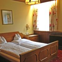 Двухместный (Небольшой двухместный номер с 1 кроватью) отеля Hotel Neue Post, Майрхофен