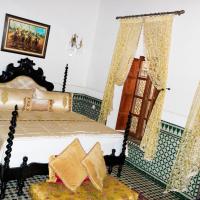 Трехместный (Семейный люкс Ambar Salon) гостевого дома Riad-Boutique Borj Dhab Fez, Фес