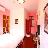 Двухместный (Улучшенный номер с кроватью размера «queen-size») хостела Wheat Youth Hostel, Циндао