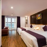 Семейный (Семейный люкс с кроватью размера «king-size» и балконом, вид на океан) отеля Balcony Nha Trang Hotel, Нячанг