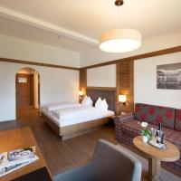 Двухместный (Улучшенный двухместный номер с 1 кроватью и балконом) отеля Hotel Huberhof, Инсбрук