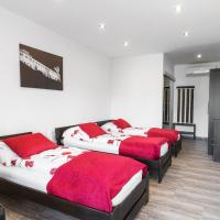 Трехместный (Трехместный номер с балконом) гостевого дома Hotel Apartments Benešova 6, Кутна-Гора