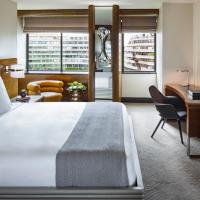 Двухместный (Улучшенный номер с кроватью размера «king-size») отеля The Watergate Hotel Georgetown, Вашингтон