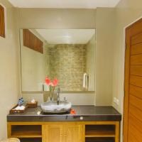 Двухместный (Улучшенный двухместный номер с 1 кроватью) отеля Taman Amartha Hotel, Убуд