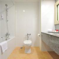 Двухместный (Улучшенный двухместный номер с 1 кроватью или 2 отдельными кроватями) курортного отеля Ramada Phuket Southsea, Пхукет