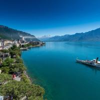 Сьюит (Полулюкс с балконом c видом на озеро (верхние этажи)) отеля Eurotel Montreux, Монтрё