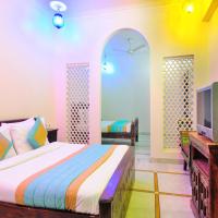 Трехместный (Роскошный трехместный номер) отеля Jyoti Mahal A Heritage Hotel, Нью-Дели