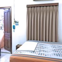 Двухместный (Улучшенный двухместный номер с 1 кроватью) хостела North Hostel N.2, Ханой