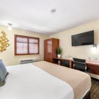 Трехместный (Номер Делюкс для некурящих с 1 кроватью размера "king-size") отеля Ellis Island Hotel Casino & Brewery, Лас-Вегас