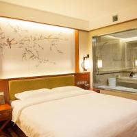 Двухместный (Chinese Mainland Citizen Only-Vintage Double Room - No Window) отеля Qian Men Inn, Пекин