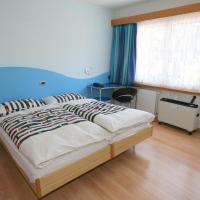 Трехместный (Трехместный номер с мини-гаражом) отеля Hotel Vezia, Лугано