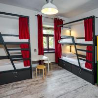 Номер (Кровать в общем 8-местном номере) отеля Oki Doki OLD TOWN Hostel, Варшава