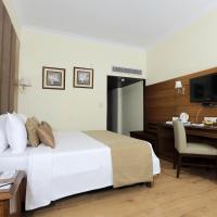 Двухместный (Premium Weekend comp 2 pint of beer, 2 Pcs of Laundry & 20% disc on F&B) отеля The Peerless Inn, Калькутта