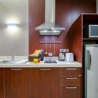 Сьюит (Deluxe King Suite with Living Room and Balcony) отеля Grand Mercure Bangkok Asoke Residence, Бангкок