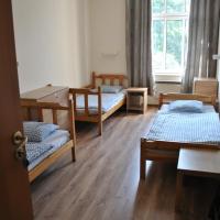 Трехместный (Трехместный номер с общей ванной комнатой) хостела Hostel Katowice Centrum, Катовице