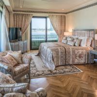 Апартаменты (Резиденция с 3 спальнями, вид на залив) отеля Palazzo Versace Dubai, Дубай