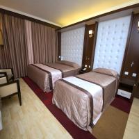 Двухместный (Семейный номер Делюкс с балконом и видом на море) отеля Al Khaleej Grand Hotel, Дубай