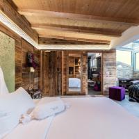 Двухместный (Улучшенный номер с кроватью размера «queen-size») отеля Alpin Garden Wellness Resort - Adults Only, Ортизеи