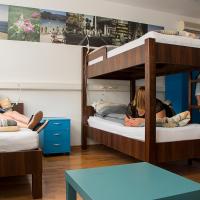 Номер (Кровать в общем 6-местном номере для мужчин и женщин) хостела Hostel Bureau, Загреб