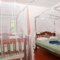 Семейный (Family Room with Balcony - 15% Discount on Whale Watching) гостевого дома Tithira Guest House, Мирисса