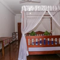 Двухместный (Queen Room with Garden View - 15% Discount on Whale Watching) гостевого дома Tithira Guest House, Мирисса