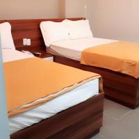 Двухместный (Двухместный номер с 2 отдельными кроватями и балконом) отеля Lee Hotel, Хошимин