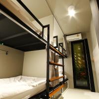 Номер (Кровать в общем 4-местном номере для мужчин и женщин) хостела Here Hostel Bangkok, Бангкок