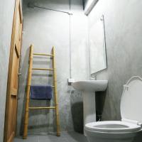 Двухместный (Двухместный номер с 2 отдельными кроватями) хостела The Companion, Бангкок