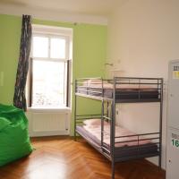 Двухместный (Бюджетный двухместный номер с 2 отдельными кроватями) хостела Travel&Joy backpackers, Прага