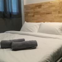 Двухместный (Двухместный номер с 1 кроватью и собственной ванной комнатой) хостела Ekanek Hostel, Бангкок