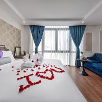 Двухместный (Номер с кроватью размера «king-size» и видом на море) отеля Halina Hotel and Apartment, Дананг