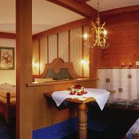 Двухместный (Стандартный двухместный номер с 1 кроватью и балконом) отеля Alpenrose Wellnesshotel, Бах