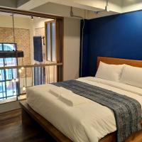 Трехместный (Трехместный номер с основными удобствами и общей ванной комнатой) хостела Natee Hostel, Бангкок