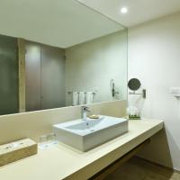 Двухместный (Улучшенный двухместный номер Aluxes с 1 кроватью и гидромассажной ванной) курортного отеля Privilege Aluxes - Adults Oriented, Исла-Мухерес