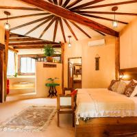 Сьюит (Роскошный номер с кроватью размера «king-size» и собственной гидромассажной ванной) отеля XscapeTulum, Тулум