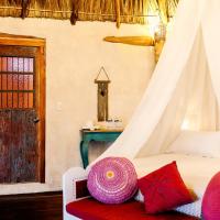 Сьюит (Роскошный номер с кроватью размера «king-size» и отдельной гостиной) отеля XscapeTulum, Тулум