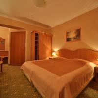 Двухместный (Классический двухместный номер с 1 кроватью или 2 отдельными кроватями, пакет услуг "День святого Валентина") отеля Hotel Polaris III, Свиноуйсьце