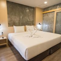 Двухместный (Номер Делюкс с кроватью размера «king-size») отеля Basaya Beach, Паттайя