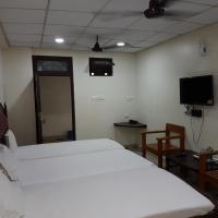Трехместный (Трехместный номер с вентилятором) отеля Hotel Sorrento Guest house Anna Nagar, Ченнаи
