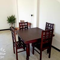 Двухместный (Номер с кроватью размера «queen-size», балконом и видом на природу — 2 этаж) гостевого дома Villa Blue Ocean, Мирисса