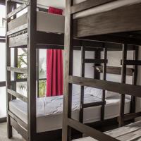 Номер (Single Bed in 6-Bed Dormitory Room - Zapata) хостела Los Muertos Hostal, Пуэрто-Вальярта