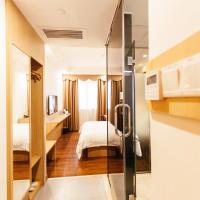 Двухместный (Номер Делюкс с кроватью размера «queen-size») отеля T Social Hotel, Гуанчжоу