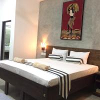 Двухместный (Deluxe Double Room with Balcony & Canal View) отеля Green Wood Villa Negombo, Негомбо