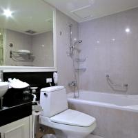 Сьюит (Семейный люкс «Гранд» с 3 спальнями) отеля Centre Point Sukhumvit 10, Бангкок