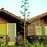 Двухместный (Деревянный коттедж Делюкс с кондиционером и видом на море) курортного отеля Lotus Sutra, Арамболь