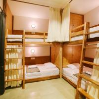 Номер (Кровать в общем номере для женщин с 4 кроватями) хостела Lokal Bali Hostel, Кута