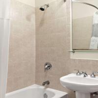 Двухместный (Двухместный номер с 1 двуспальной кроватью - Для некурящих) отеля Travelodge by Wyndham Downtown Chicago, Чикаго