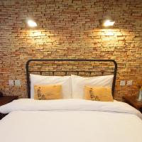 Двухместный (Двухместный номер с 1 кроватью и собственной ванной комнатой) хостела Niras Bankoc, Бангкок