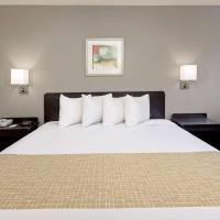 Двухместный (Номер с кроватью размера "king-size" - Для некурящих) мотеля Travelodge by Wyndham College Park, Атланта