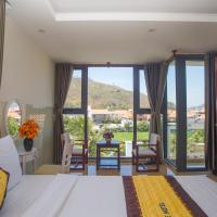 Двухместный (Deluxe Room with Lake & Mountain View) отеля Sun Lake Hotel, Вунгтау